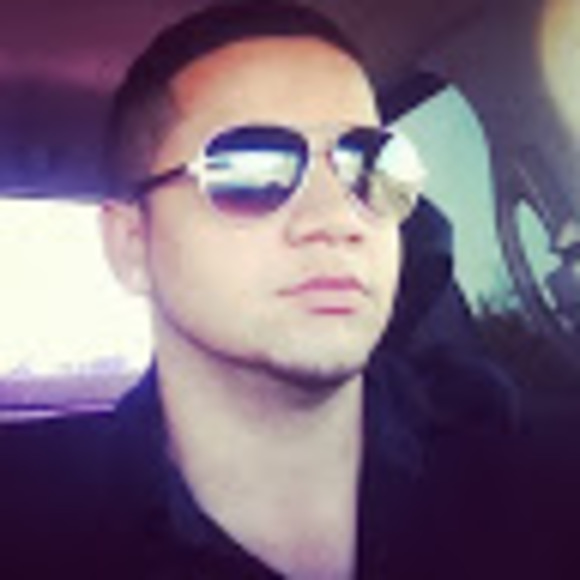 Meet your Posher, Camilo - Picture 1 of 1